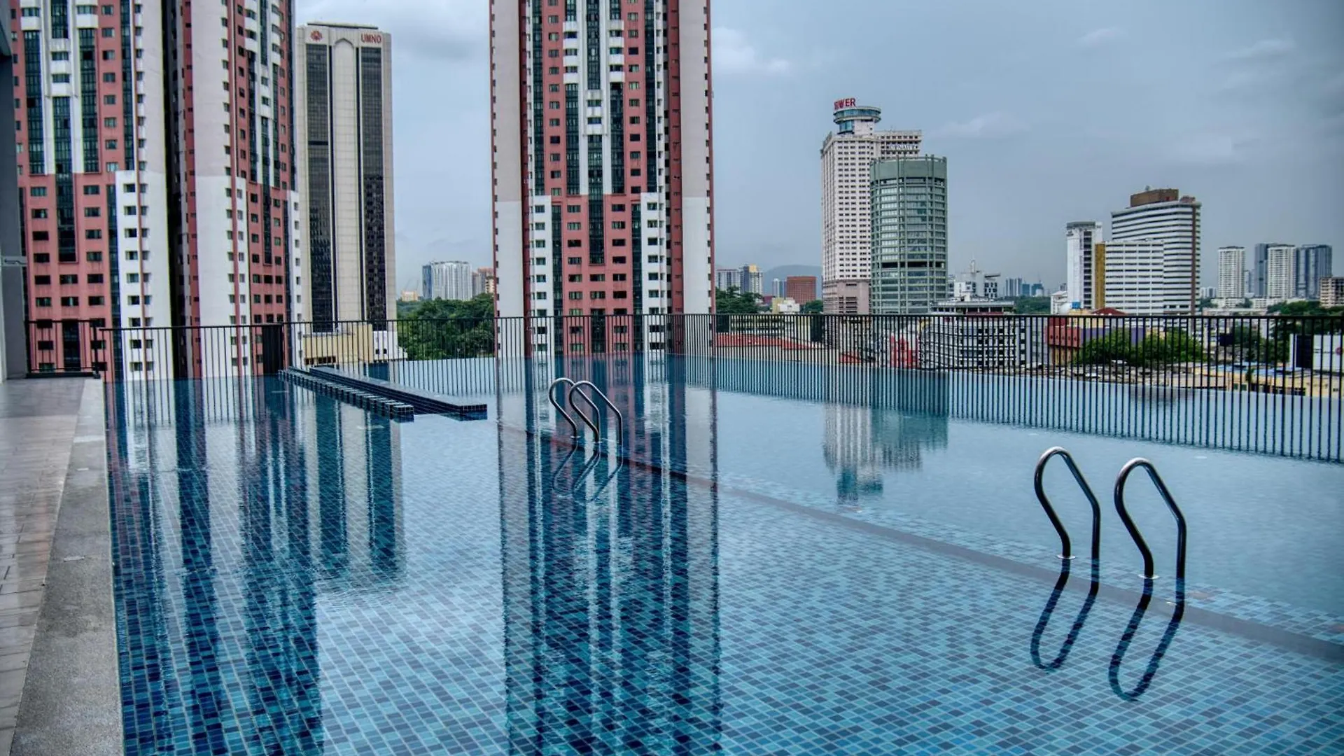 Contactos de Chambers Suites Kl By Mdr
